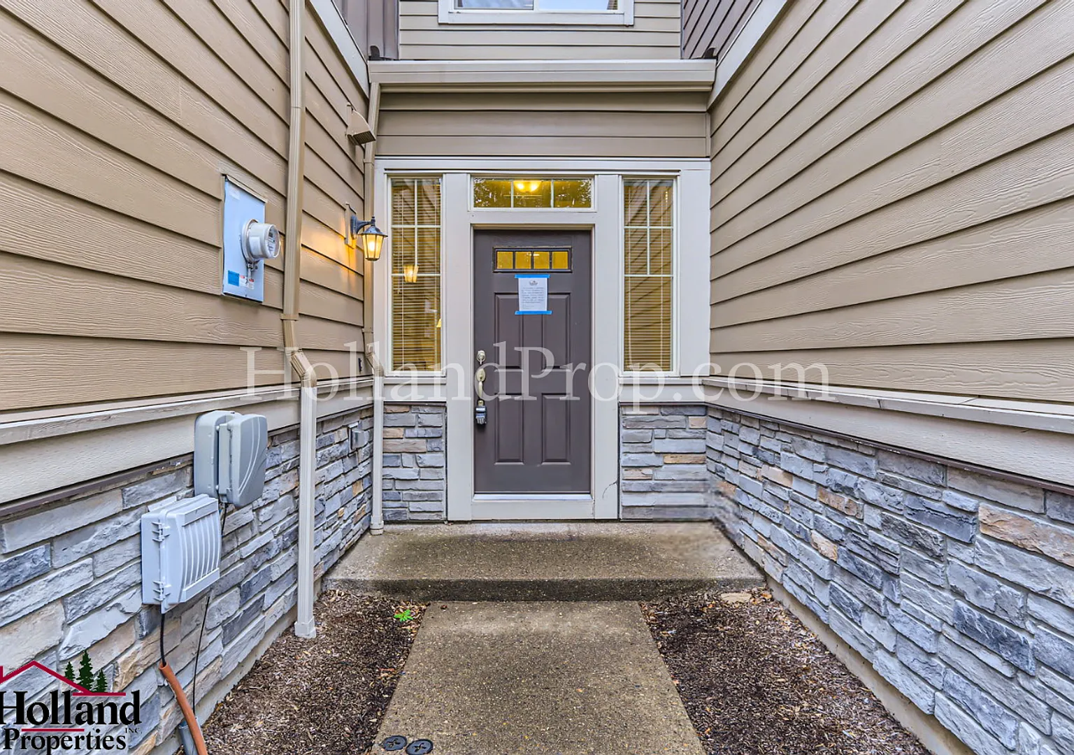 Beautifully Designed 3-Bedroom Home with Natural Light, Fireplace & Private Outdoor Space — Photo 4