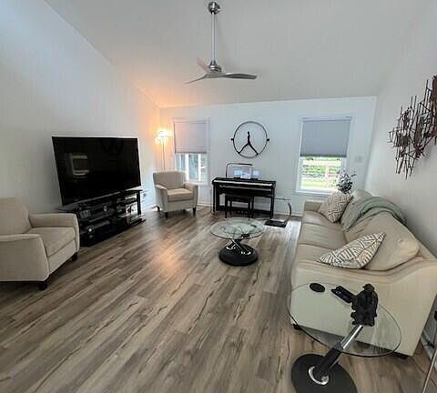 2nd image of 214 Lord Granville Drive