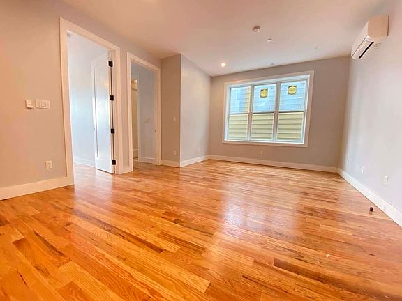 2nd image of 2266 Pacific St #L3
