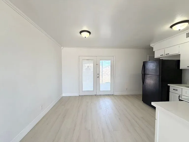 6508 Evergreen Ave — Photo 3