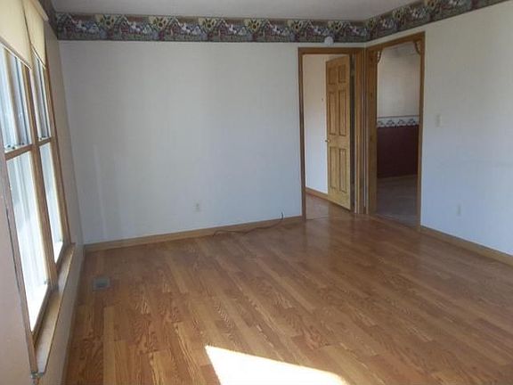 4th image of 117 Hunters Ln