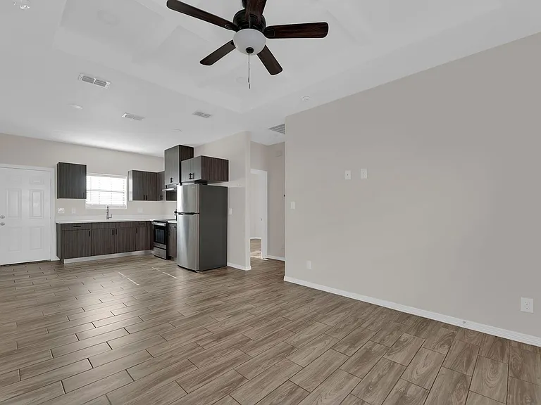 1013 La Pointe Ave #3 — Photo 23