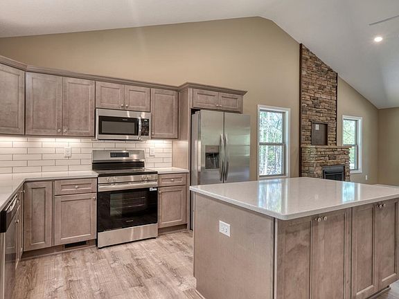 4th image of 1347 John Smith Rd E