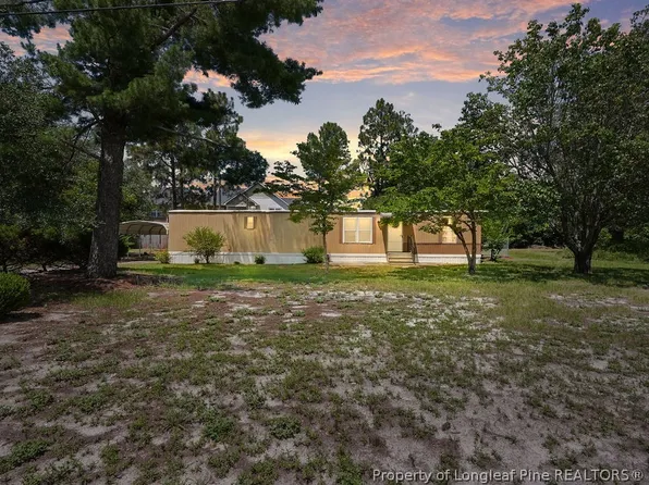 5998 Love Ct, Hope Mills, NC 28348