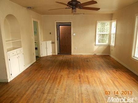 2nd image of 116 Grove St