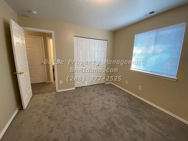 120 Ogden Ave — Photo 7