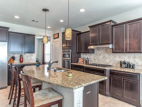 3rd image of 6906 Brewster Ln