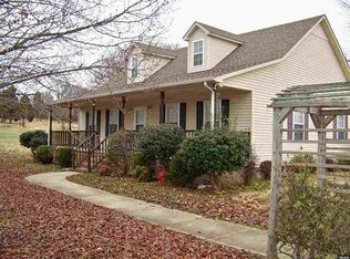 141 E Ashley Dr, Gleason, TN 38229