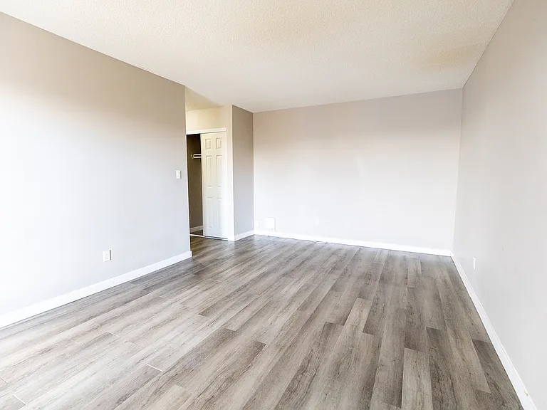 412 Huntsville Cres NW — Photo 14
