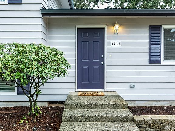 4th image of 12118 107th Avenue Ct E