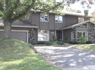 2704 Isle Royale Ct, Burnsville, MN 55337
