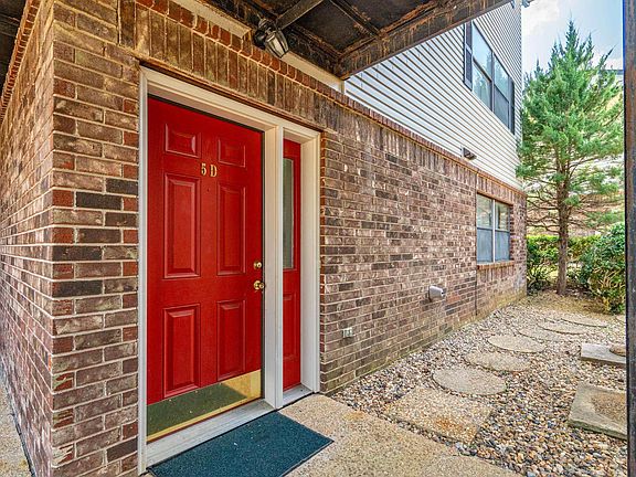 4th image of 5371 Central Ave #5-D