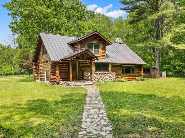 E1424 NORTH LAKE ROAD, Iola, WI 54945