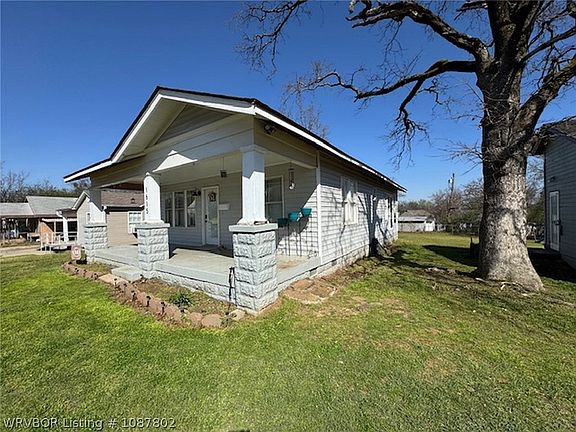 4th image of 1615 S R St