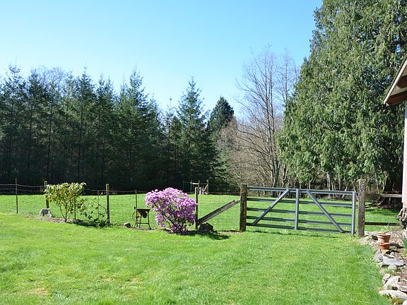 5th image of 26514 36th Ave NW