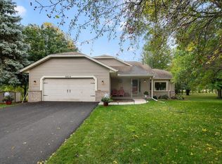 2654 Shadow Ln, Chaska, MN 55318