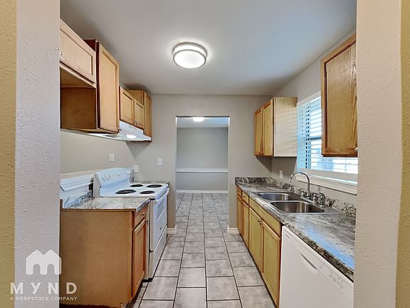 4th image of 1701 S Cardinal Dr Unit B
