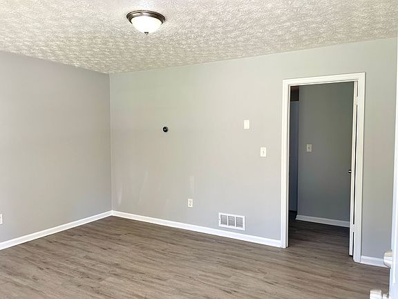 3rd image of 90 Church St