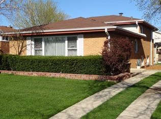 9447 Oliphant Ave, Morton Grove, IL 60053