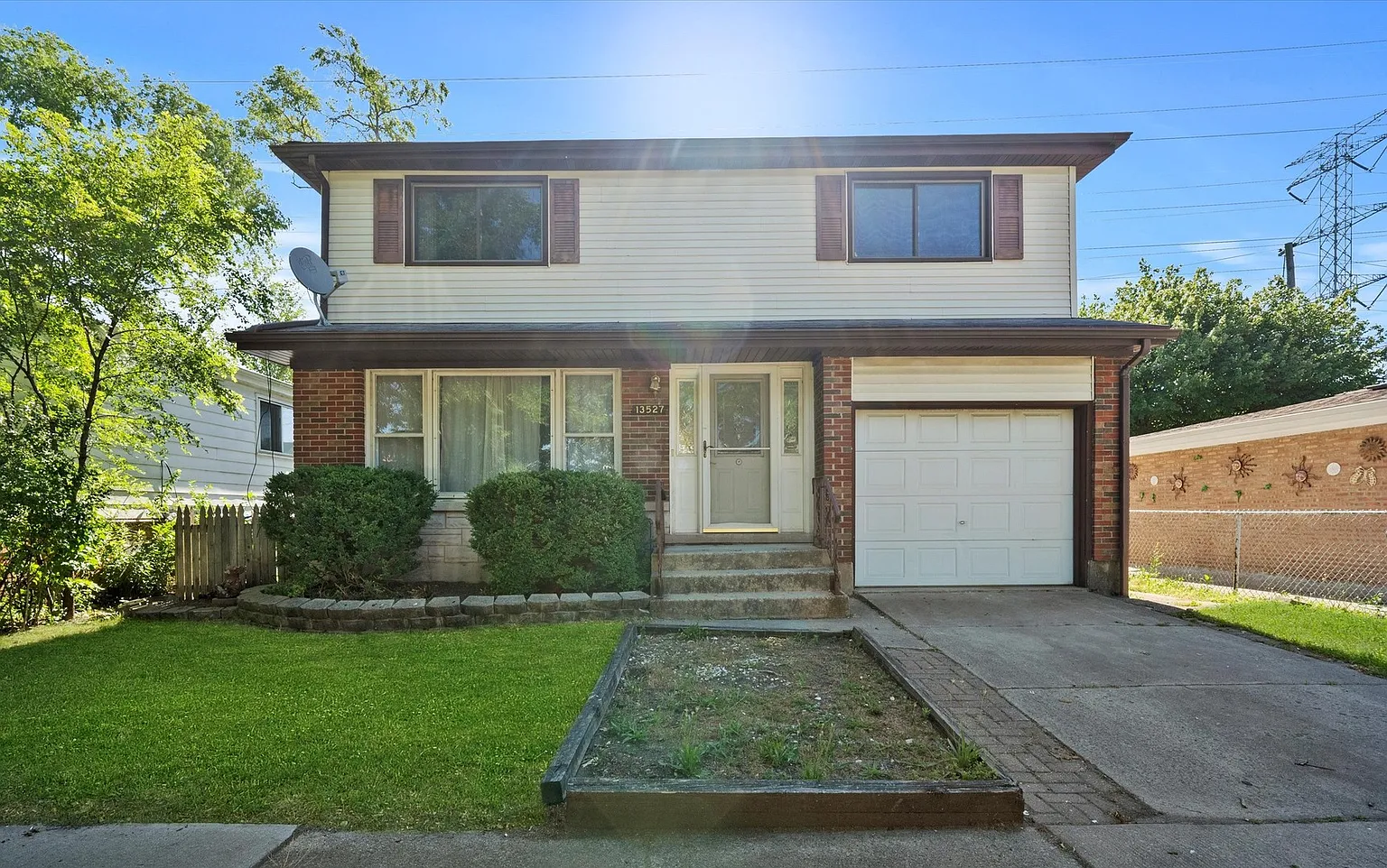 13527 S Mackinaw Ave photo 1