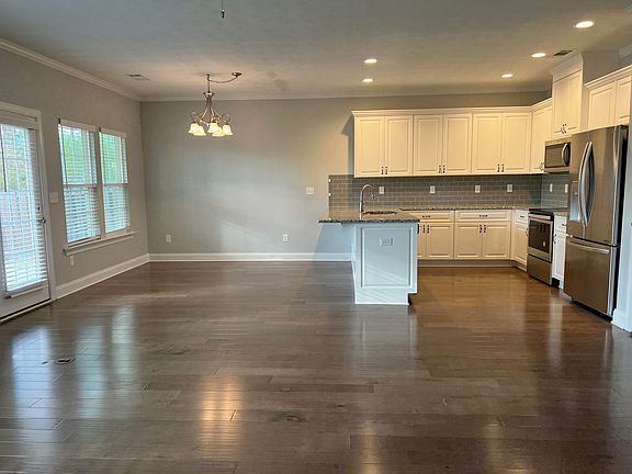 3rd image of 235 Caroleton Dr