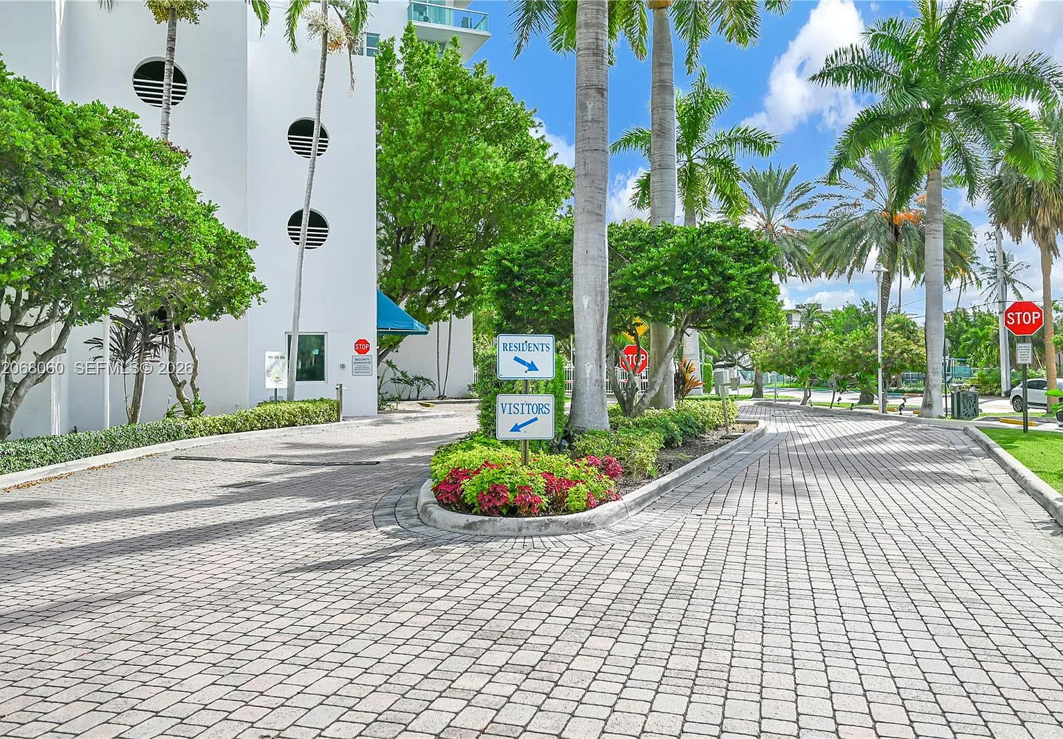 360 Condo A — Photo 2