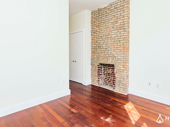 5th image of 59 Wilson Ave #2L