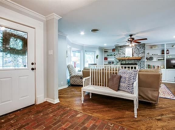 4th image of 2614 Woodhaven St