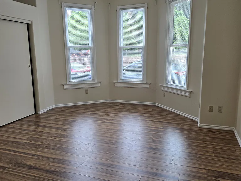 2052 SE Morrison St #2 — Photo 3