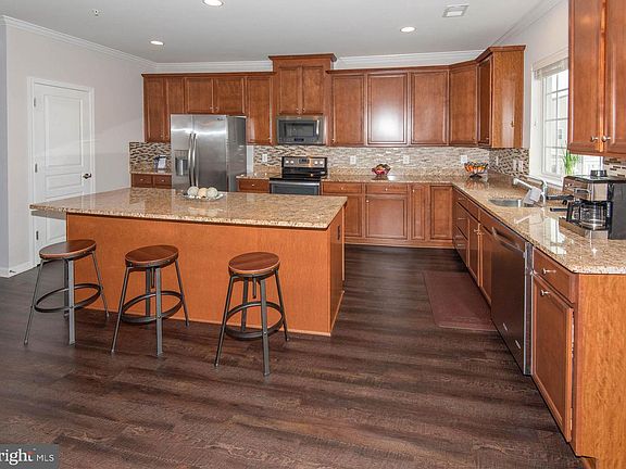 3rd image of 14811 Mason Creek Cir