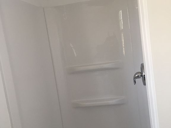 4th image of 4 Haven Ct