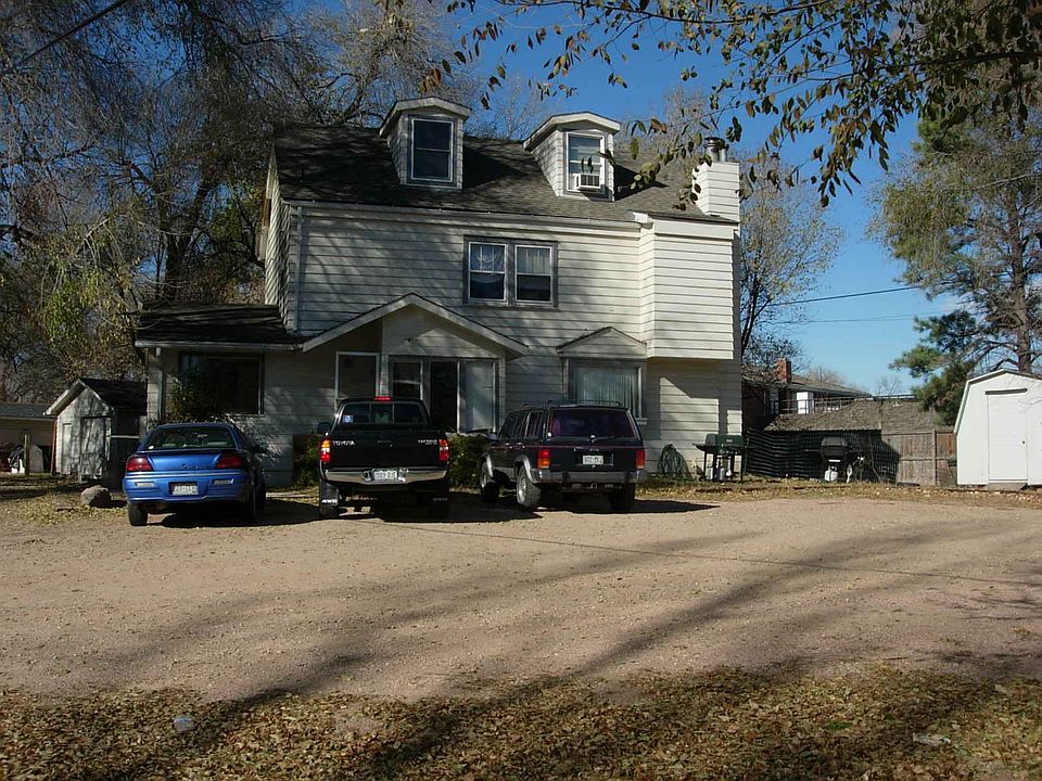 Park right in front of the house a nice distance from the street noise
