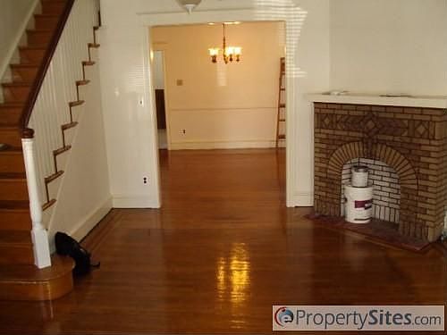 5th image of 224 W Godfrey Ave