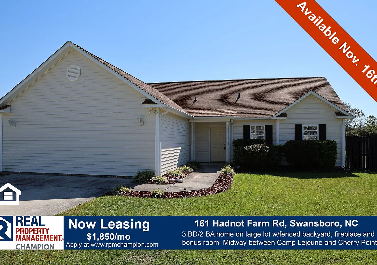 3BR/2BA w/ Bonus Room, Fenced Yard Minutes to Beaches — Photo 1