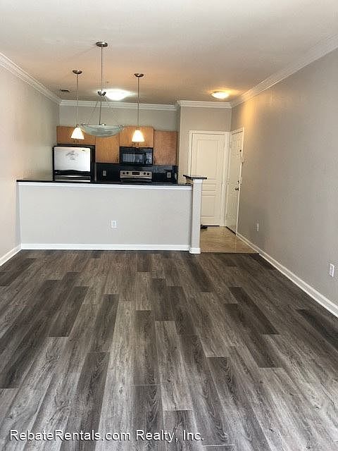 1st image of 8290 Gate Pkwy W Unit 813