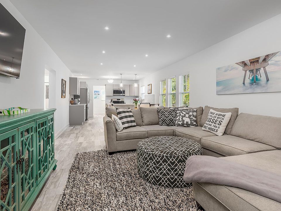 1st image of 805 N Lakeside Dr #1
