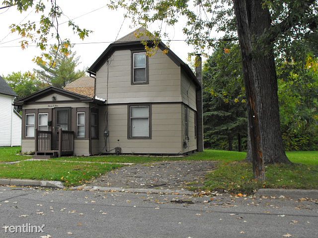 1104 Walker