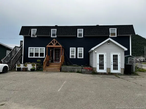 10 Boucher St, Campbellton, NB E3N 2P1