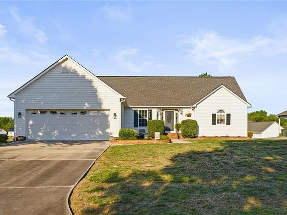 2nd image of 101 Erin Ln