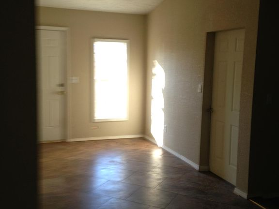 3rd image of 420 W 10th St