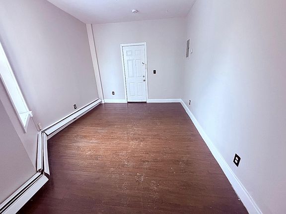 4th image of 192-194 Hamilton Ave #4