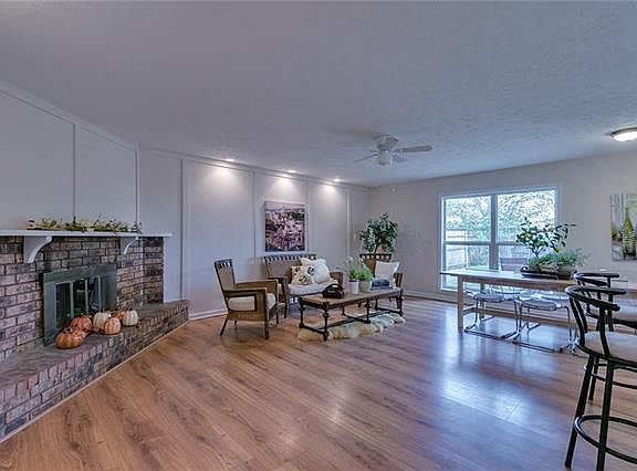 3rd image of 6308 Sandhurst Ln E