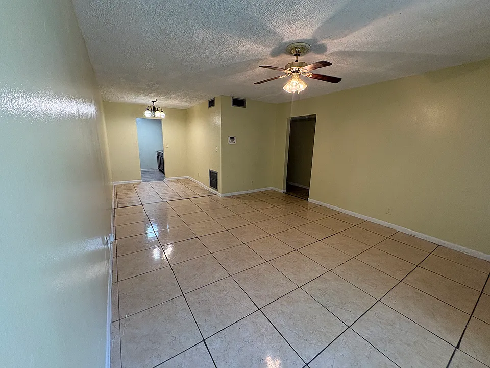 2440 NW 39th Way #202