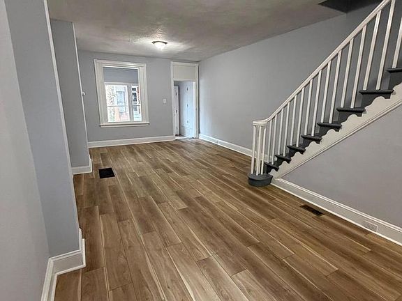 2nd image of 5323 Lesher St