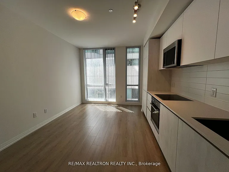 8 Widmer St #1210 — Photo 4
