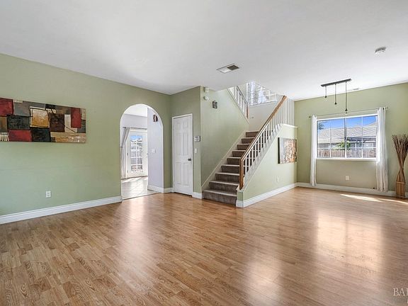 5th image of 369 Silk Oak Drive