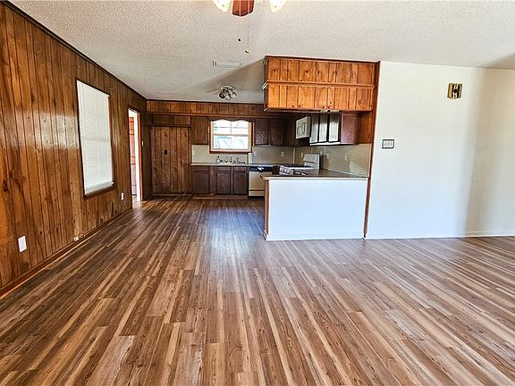 4th image of 9727 Lanehart Rd