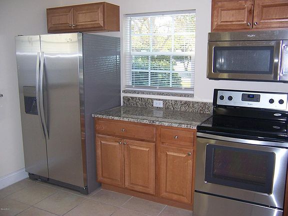 2nd image of 304 Buchanan Ave APT 1