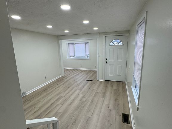 5th image of 1178 White Ave