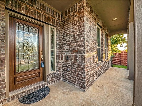 4th image of 16200 Stillhouse Hollow Ct